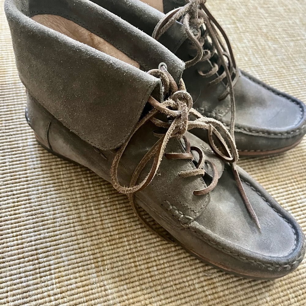 Frye Suede Quincy Bootie size 8M